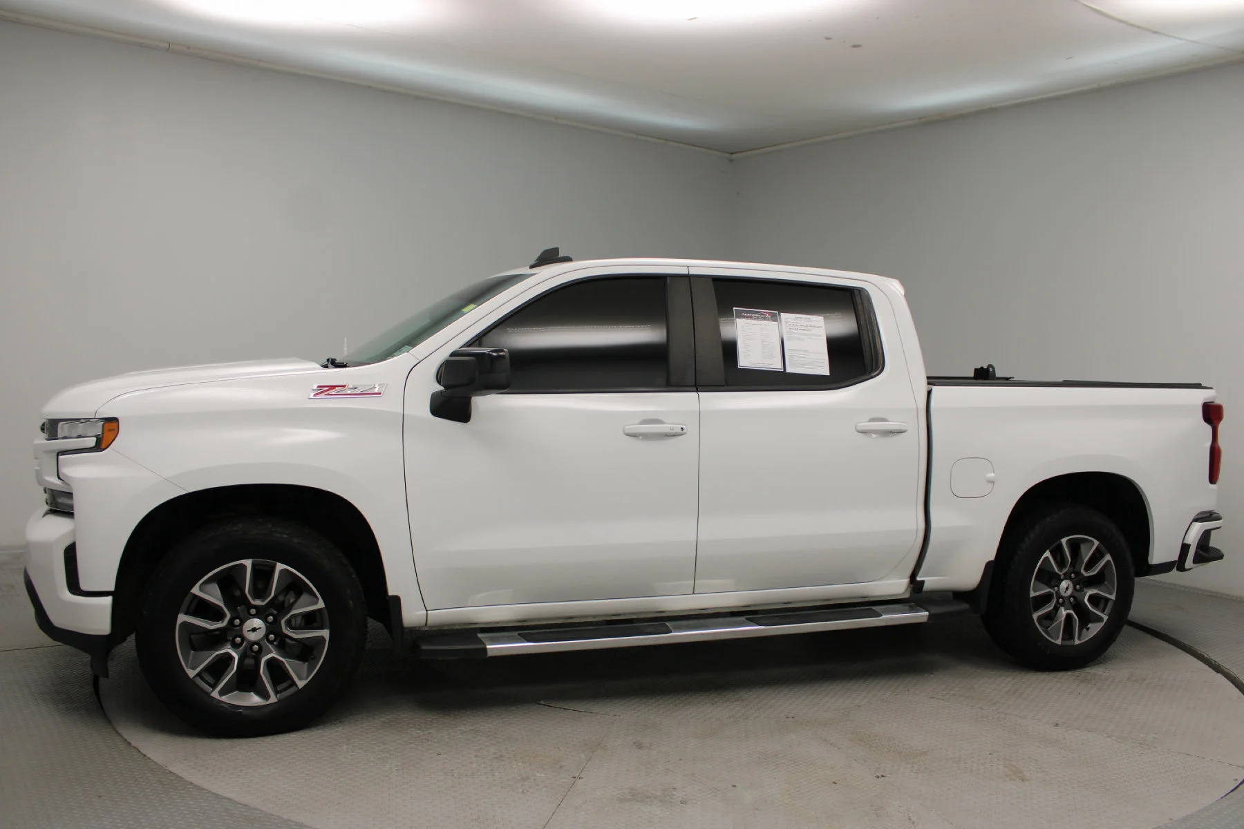 Used 2022 Summit White Chevrolet 4WD Crew Cab 147 RST image 29