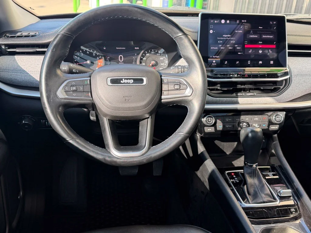 Used 2022 Black Jeep Latitude image 10