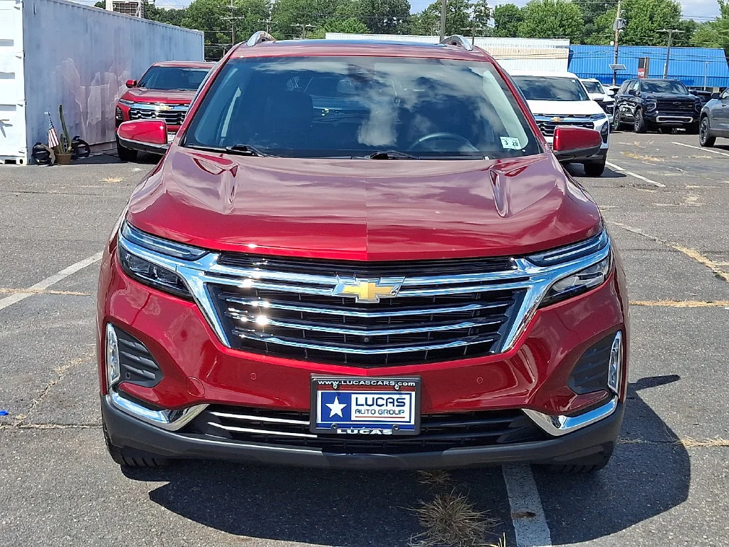 Used 2023 RADIANT RED TINTCOAT Chevrolet Premier image 4