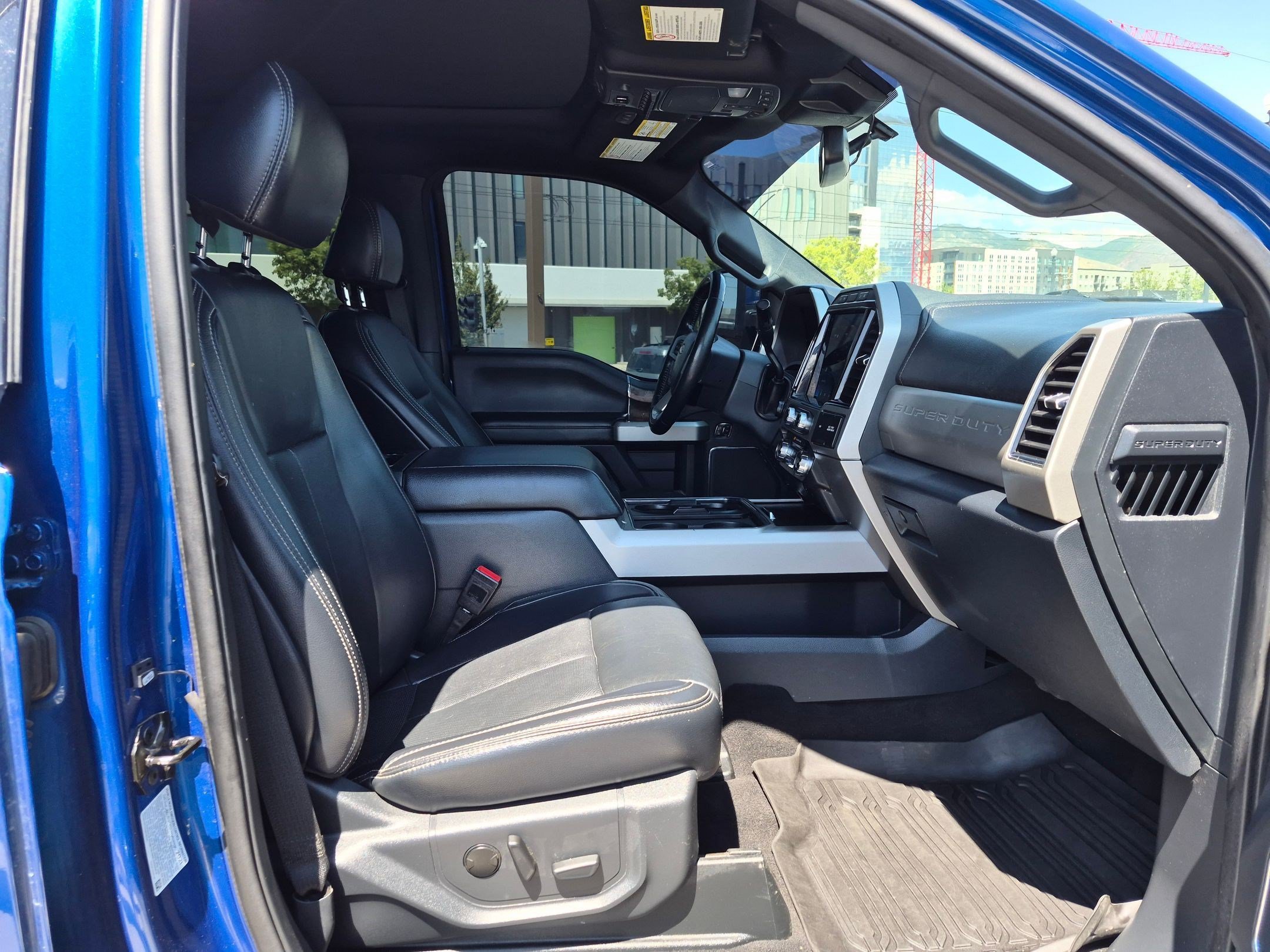 Used 2022 Blue Metallic Ford LARIAT image 30