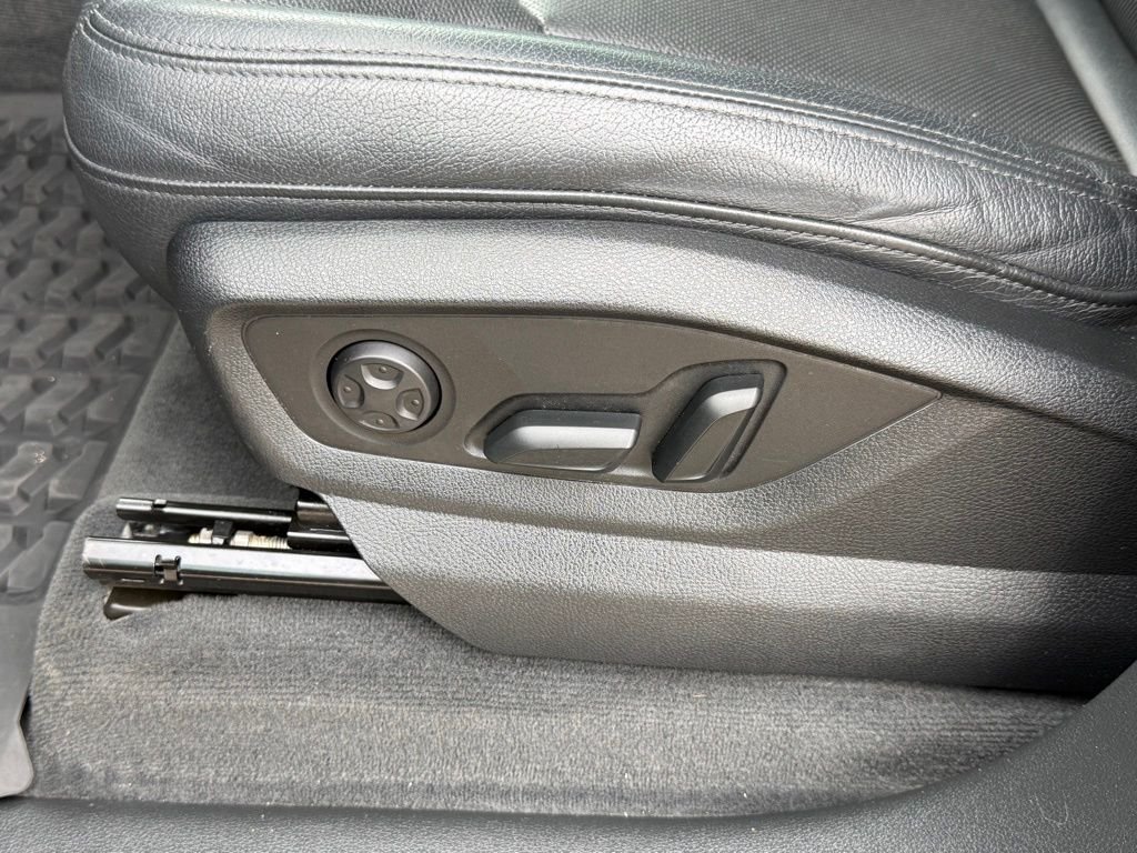Used 2019 Galaxy Blue Metallic Audi 55 Prestige image 25