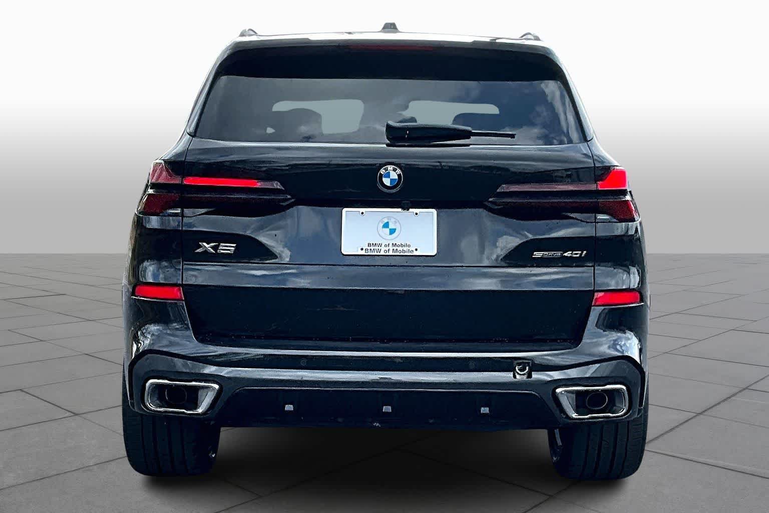 New 2026 Black Sapphire Metallic BMW sDrive40i image 4