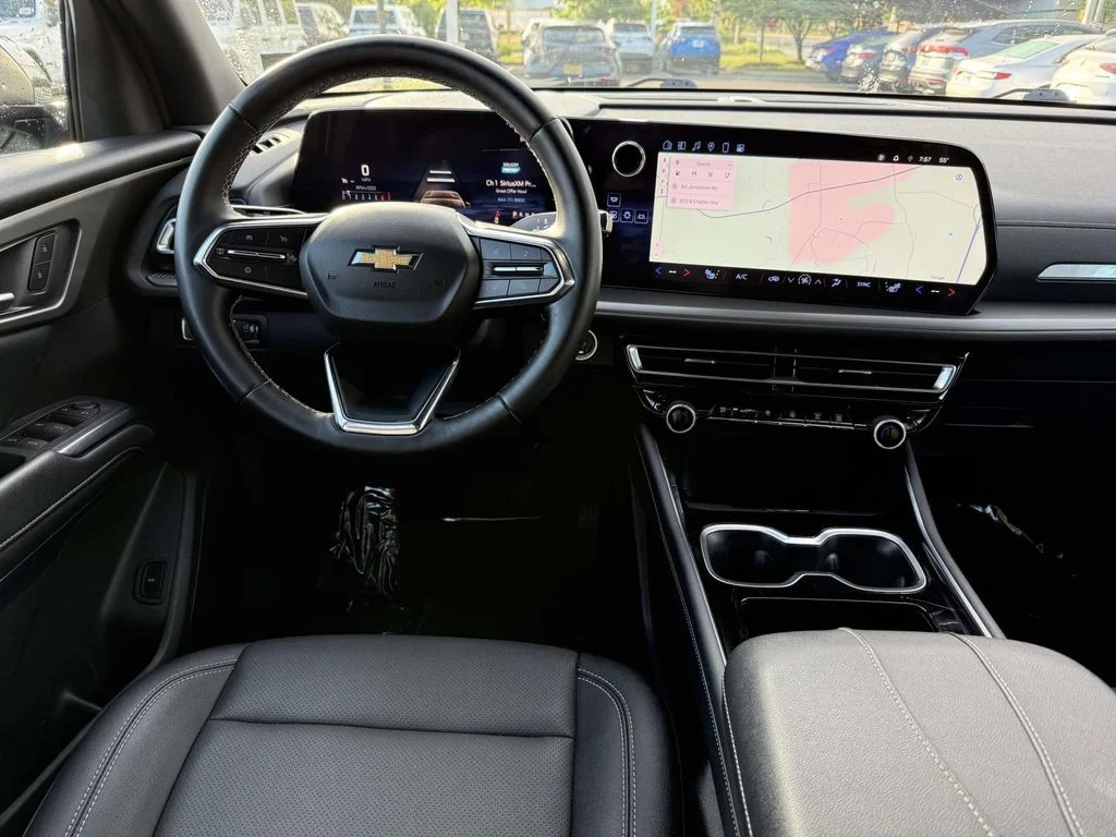 Used 2025 Blue Chevrolet LT image 18