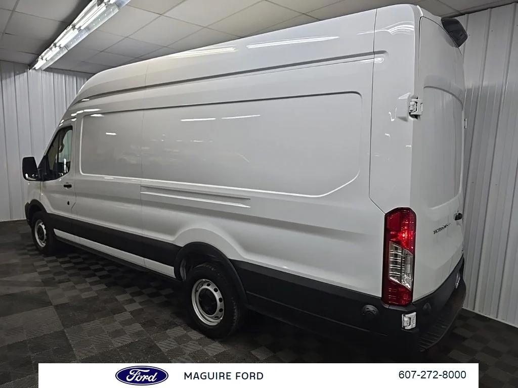 Used 2025 White Ford Base image 9