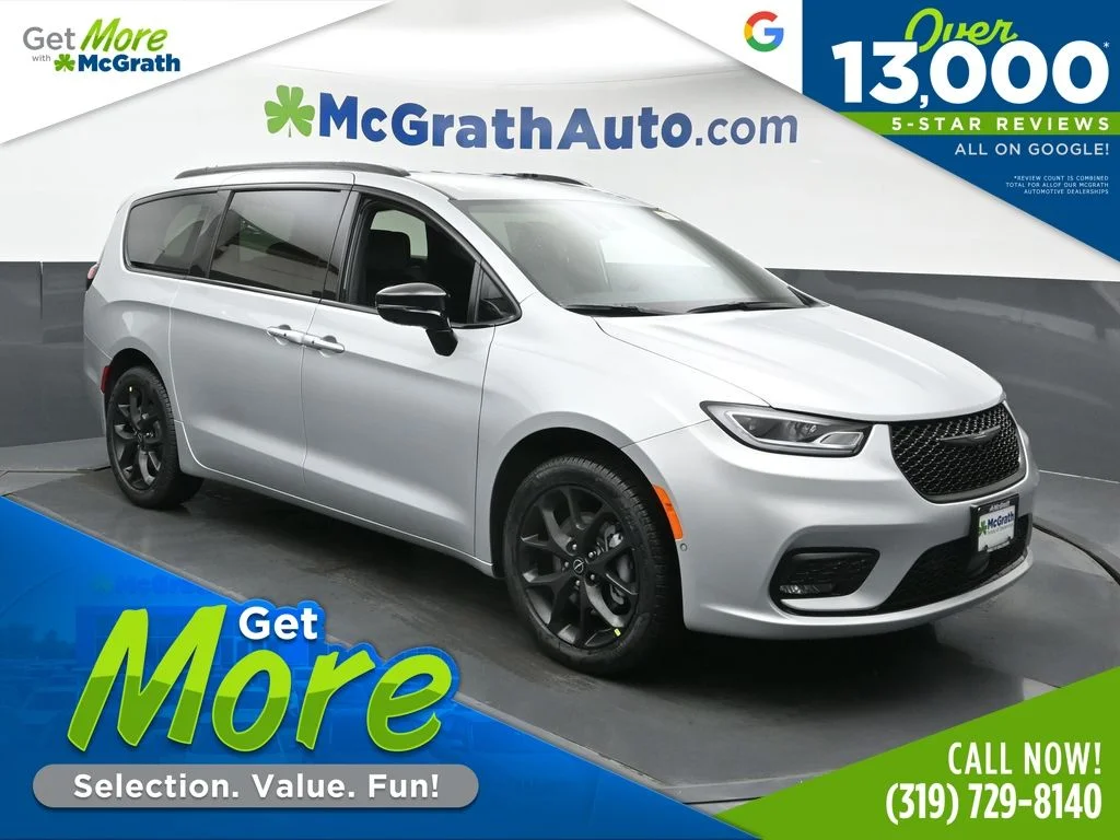 2026 Chrysler Pacifica Select AWD's photo