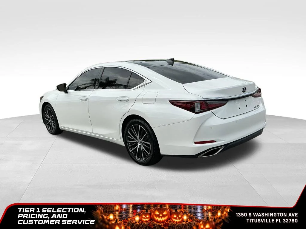 Used 2024 White Lexus 350 image 4