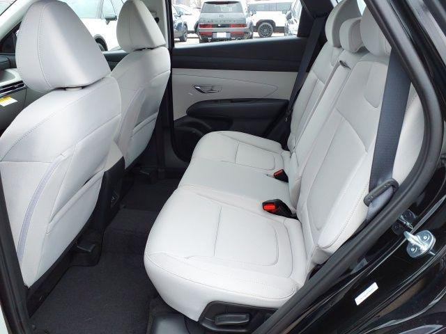 New 2026 Phantom Black Hyundai SE image 10