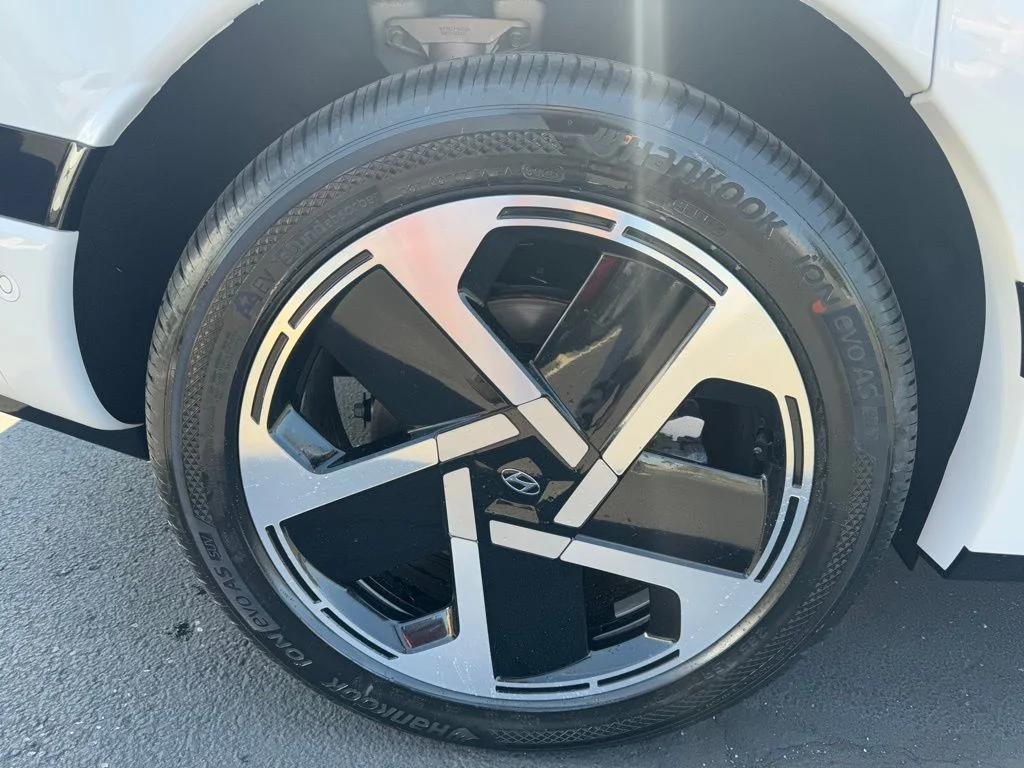 2026 Hyundai IONIQ 9 Performance Calligraphy - Photo 9