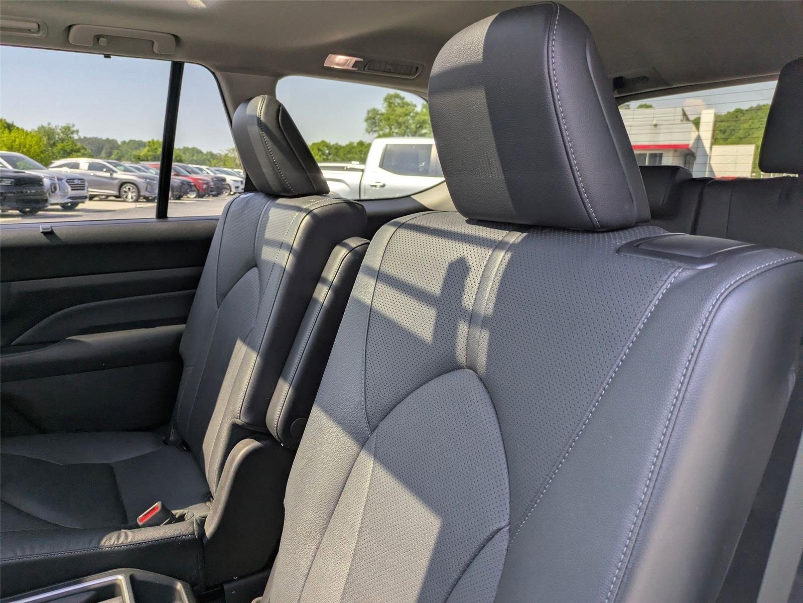 Used 2024 Wind Chill Pearl Toyota Limited image 28