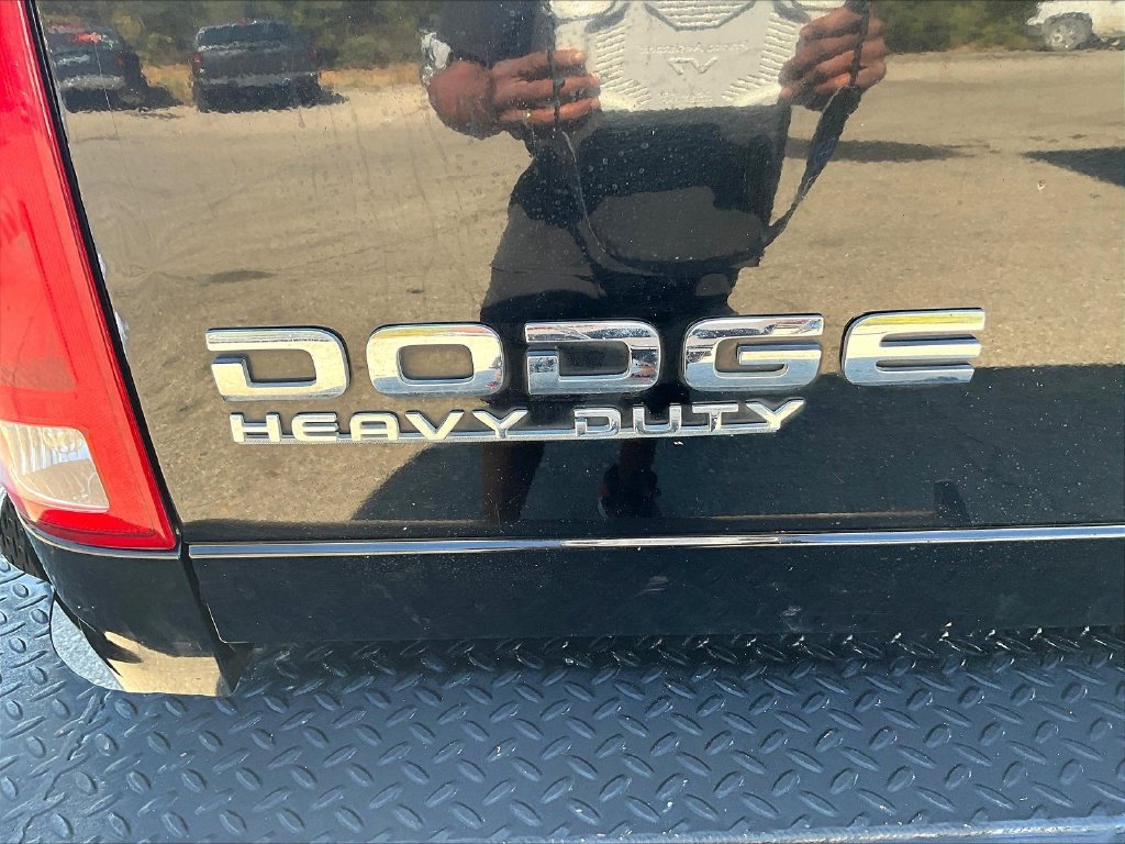 Used 2004 Black Dodge SLT image 27