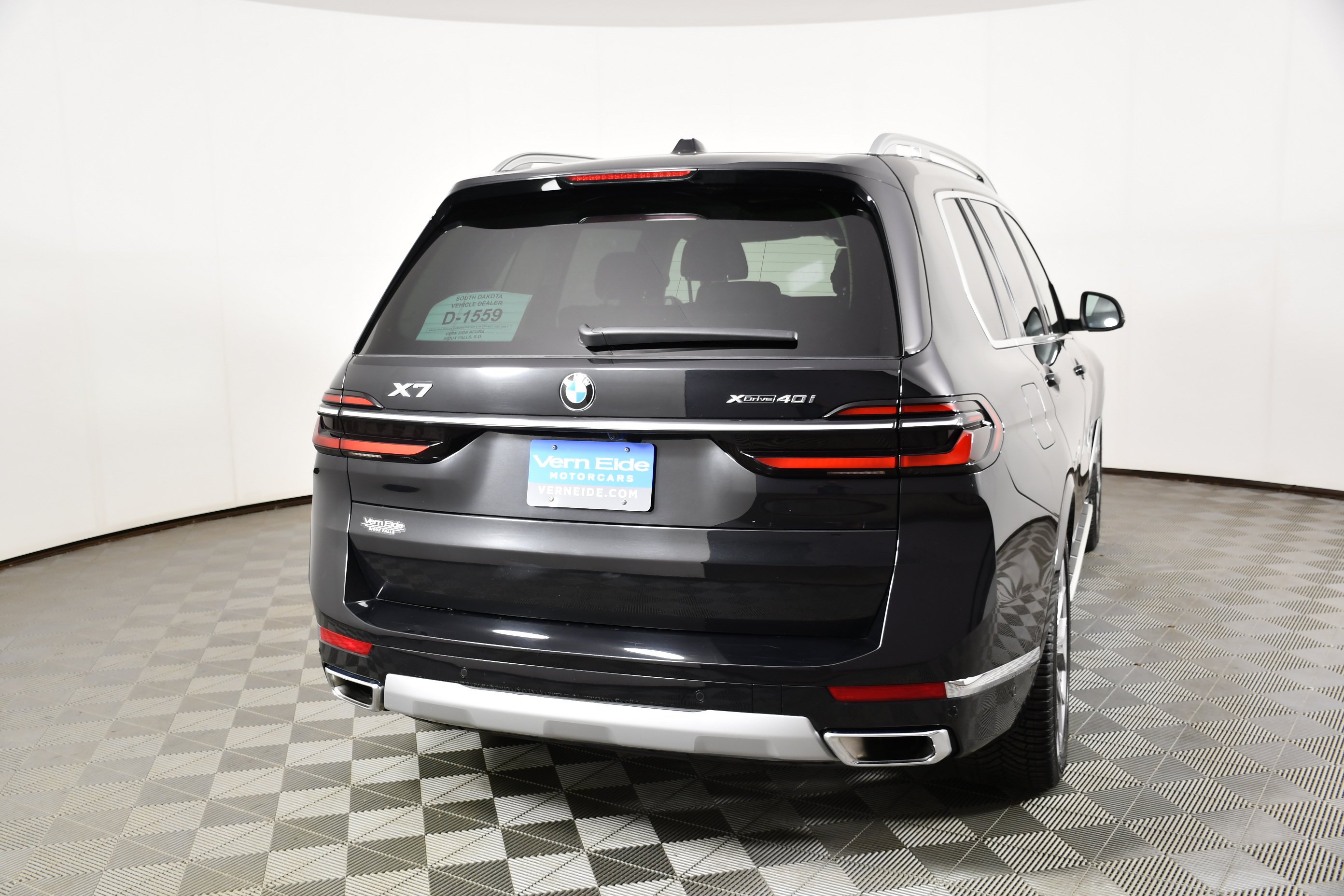 Used 2026 Black Sapphire Metallic BMW xDrive40i image 7