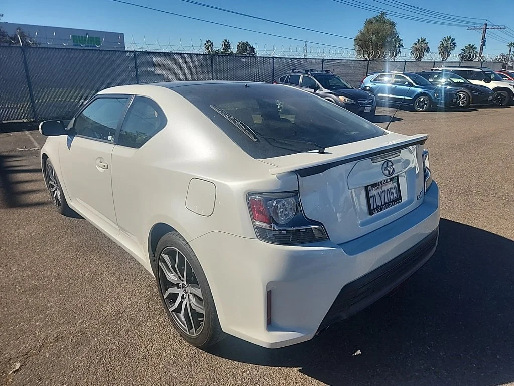 Used 2016 White Scion Base image 10