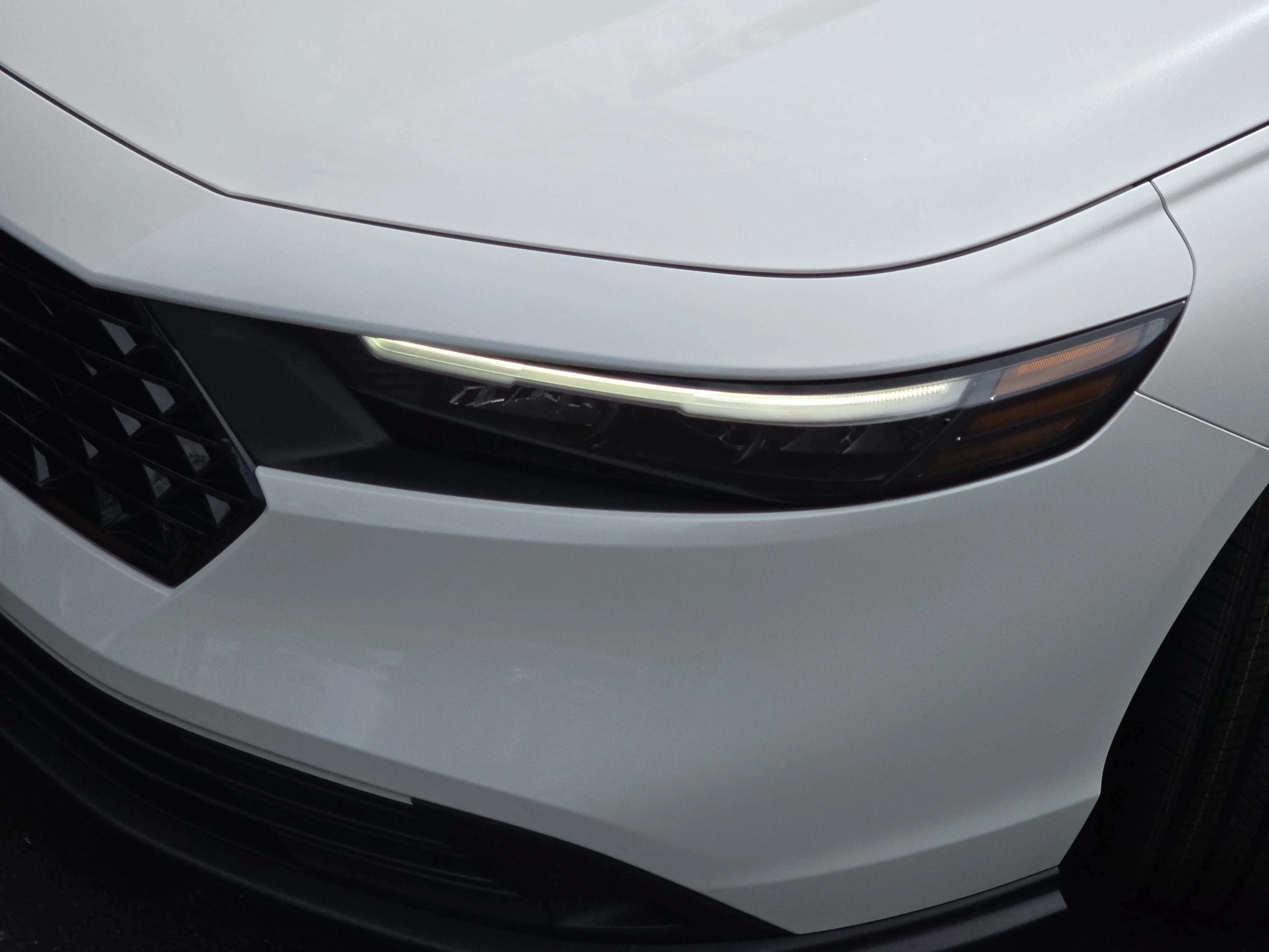 New 2026 Platinum White Pearl Honda LX image 29