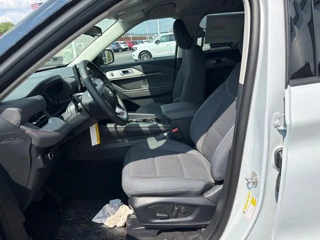 New 2026 Space White Metallic Ford Active image 12