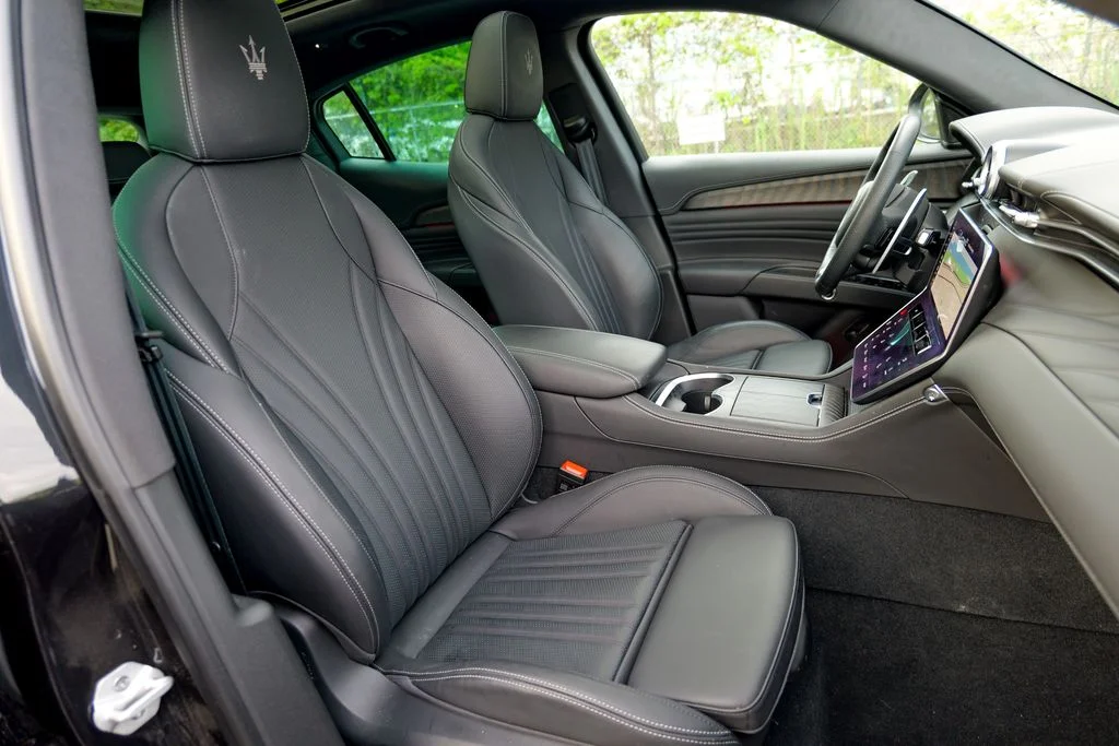 New 2025 Nero Noctis Black Maserati Base image 37