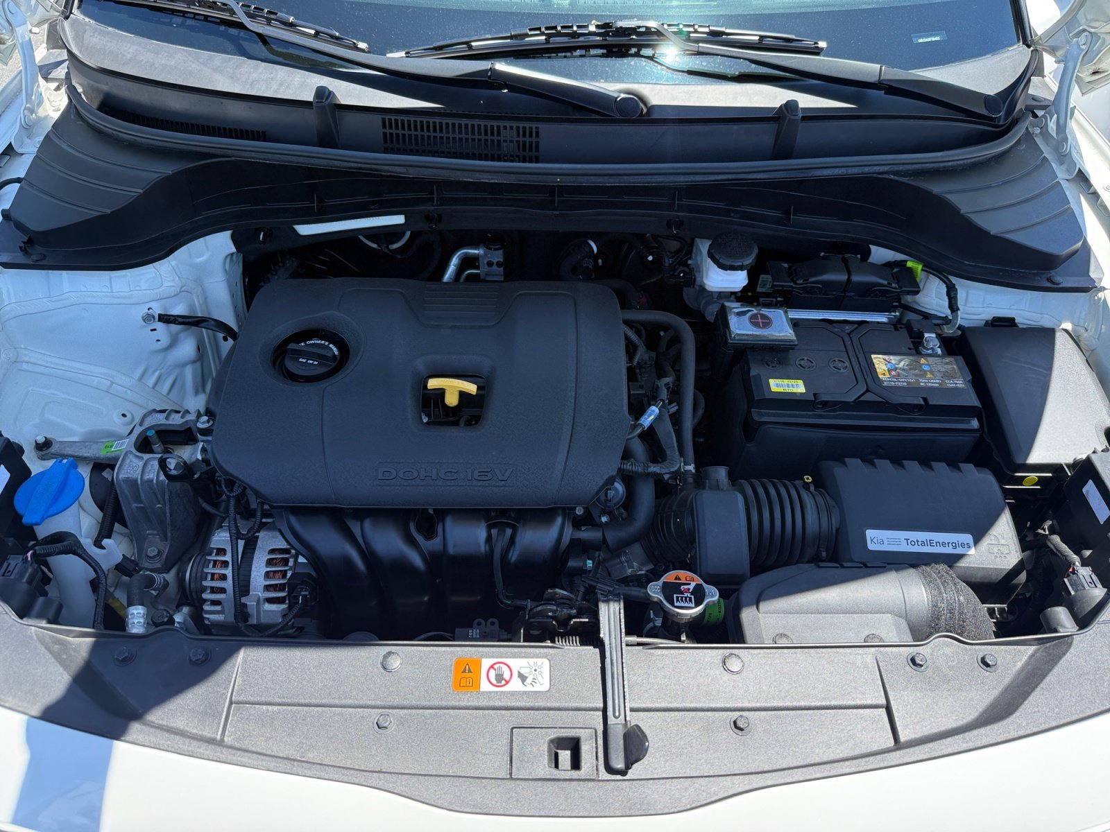 Used 2023 Snow White Pearl Kia LX image 20