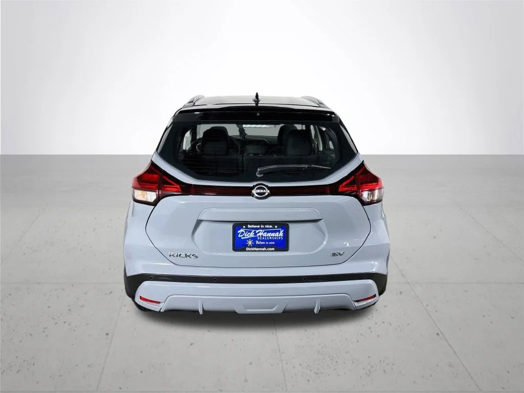 Used 2023 Gray Nissan SV image 7