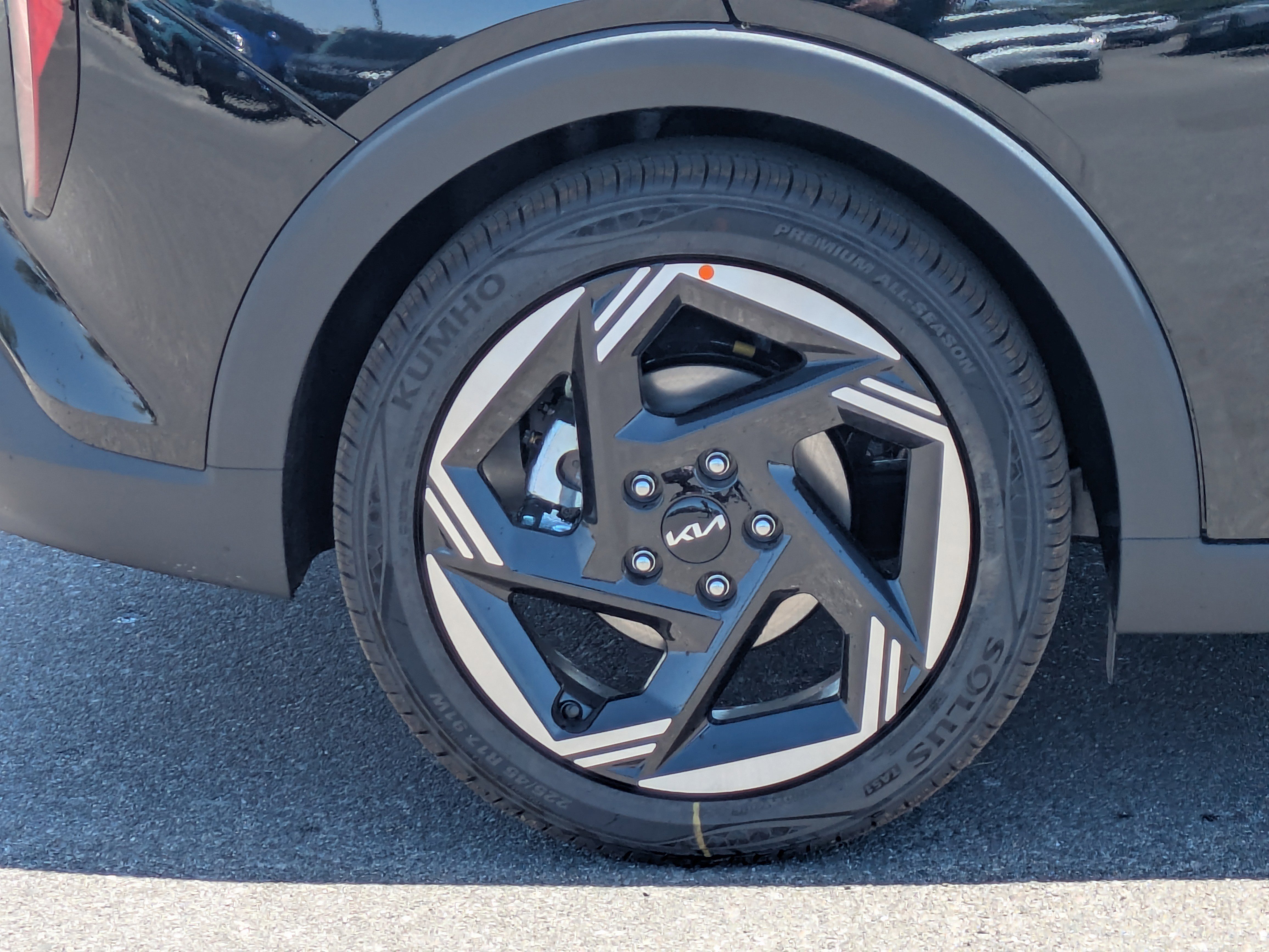 New 2026 Aurora Black Pearl Kia EX image 9
