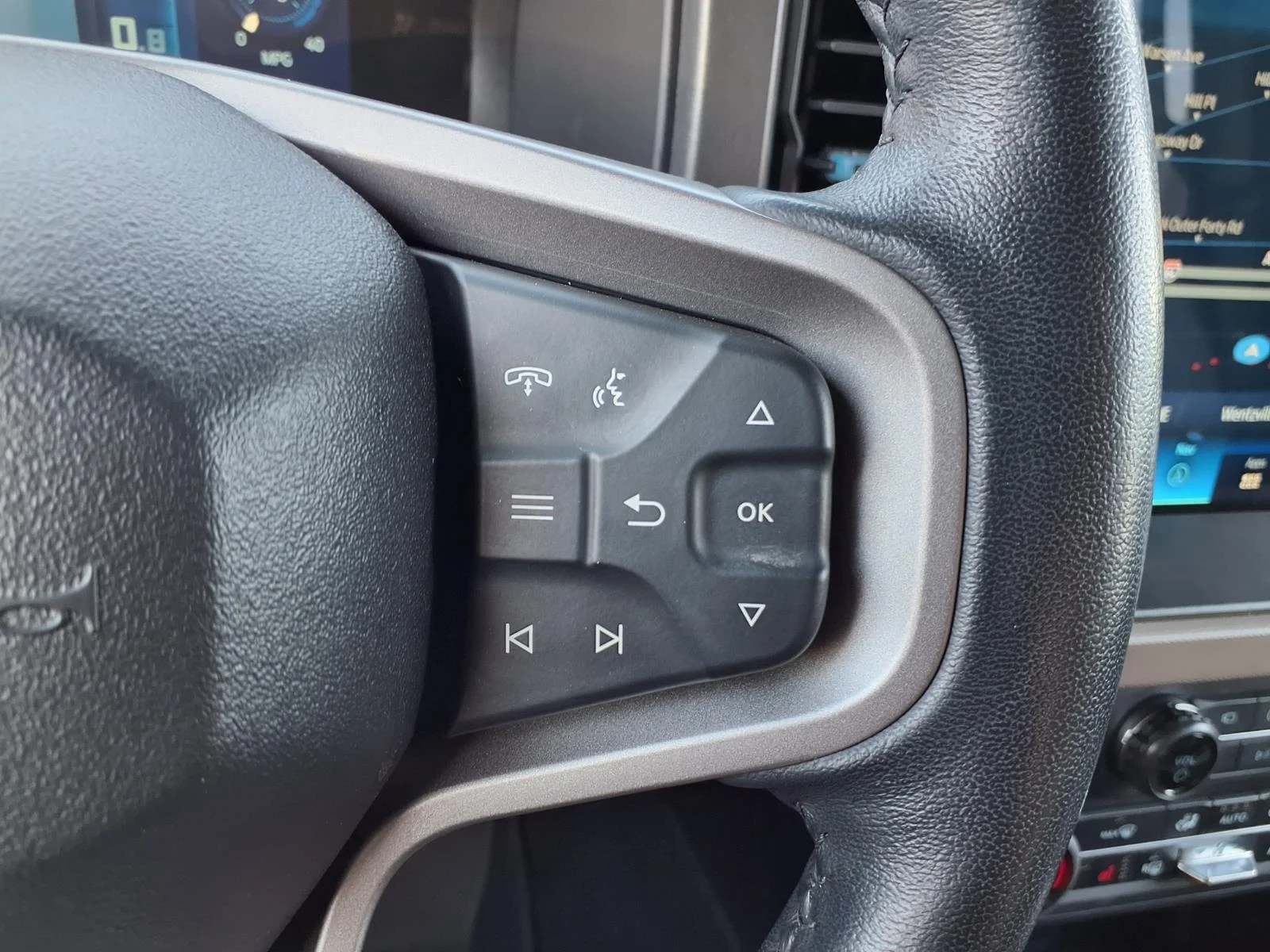 Used 2024 Cactus Gray Ford Wildtrak image 17