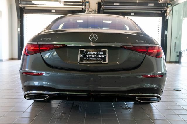 New 2026 MANUFAKTUR Graphite Metallic Mercedes-Benz S 580 image 8
