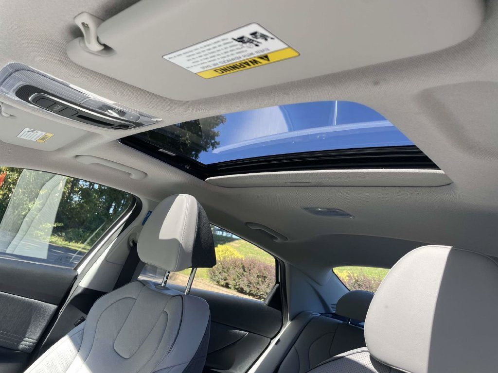 New 2026 White Hyundai SEL Sport Plus image 17