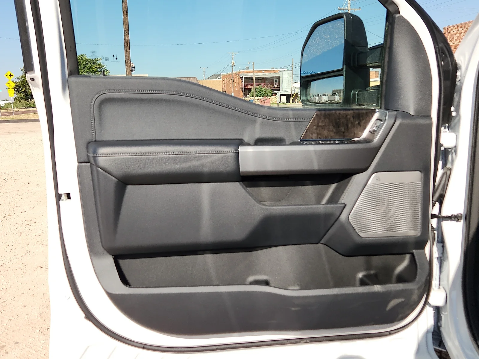New 2026 Oxford White Ford Lariat image 14