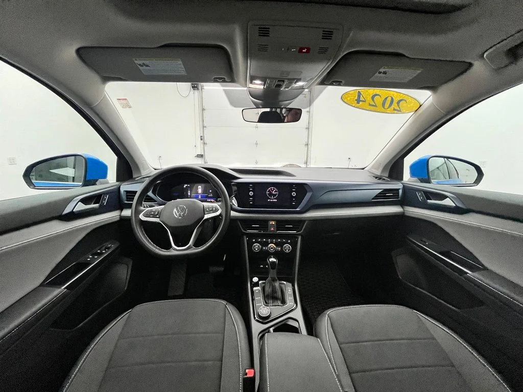 Used 2024 Blue Volkswagen 1.5T SE image 4