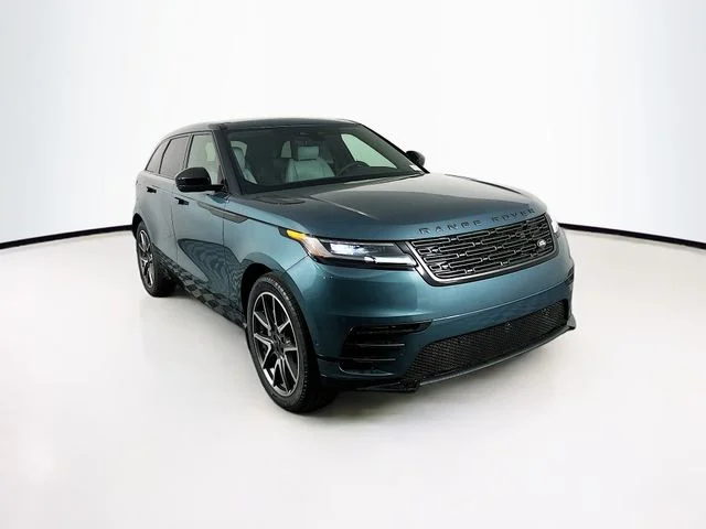 New 2026 Green Land Rover Dynamic SE image 3