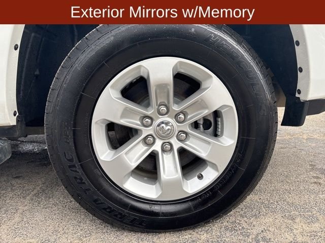 Used 2022 White Ram Laramie image 13