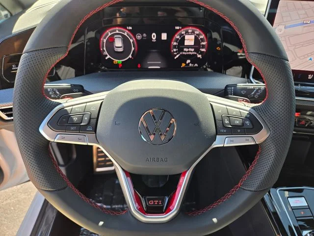 2025 Volkswagen Golf GTI SE - Photo 10