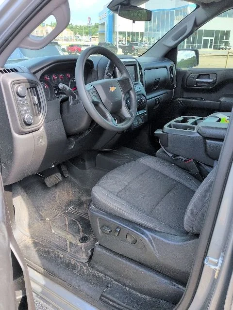 Used 2024 Gray Chevrolet Custom image 5