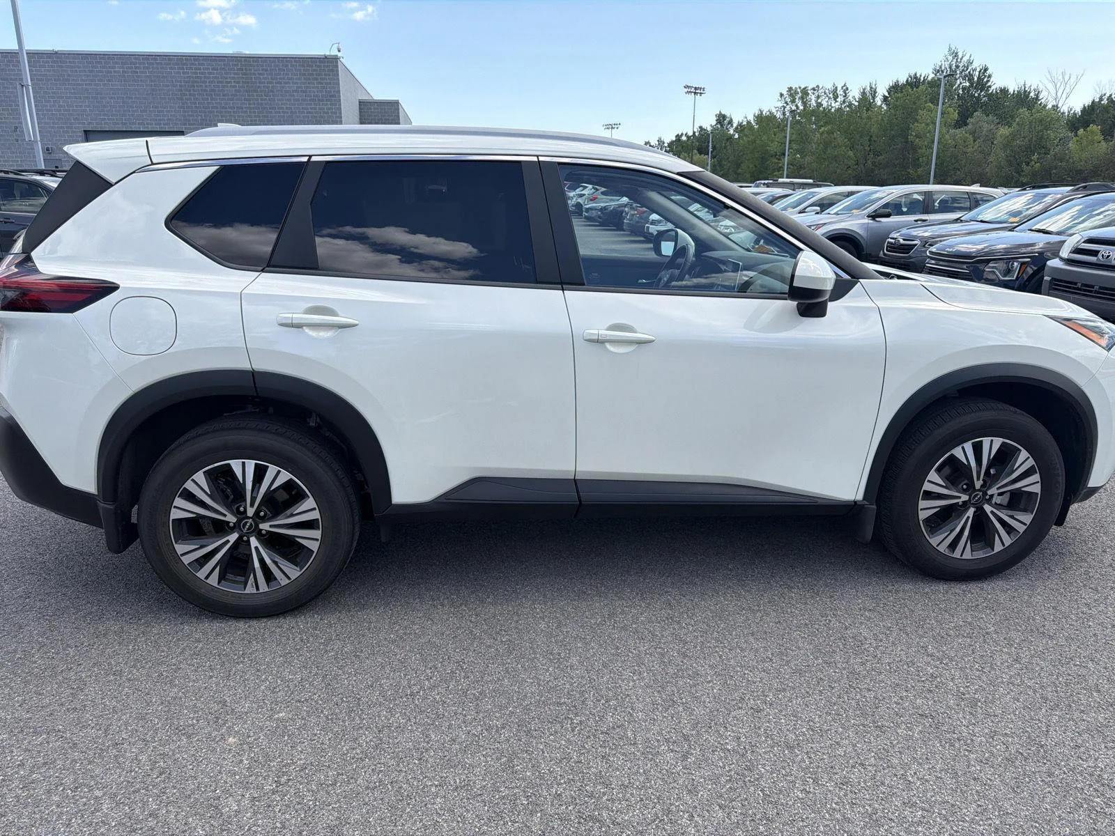 Used 2023 Pearl White Tricoat Nissan SV image 8