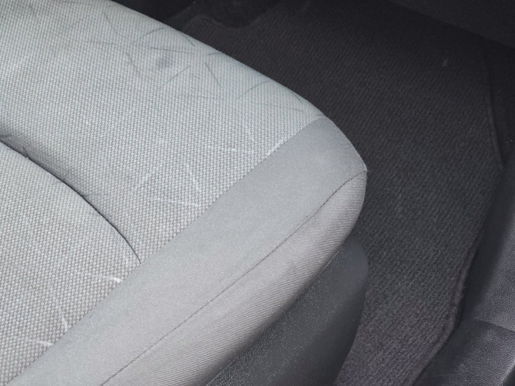 Used 2021  Toyota XLE image 29