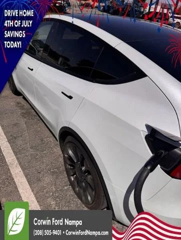 2022 Tesla Model Y Performance Dual Motor All-Wheel Drive's photo