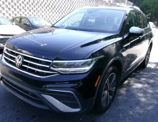 Used 2024 Deep Black Pearl Effect Volkswagen 2.0T Wolfsburg Edition image 12
