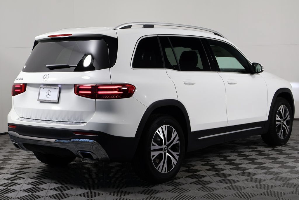 New 2026 Polar White Mercedes-Benz GLB 250 image 12