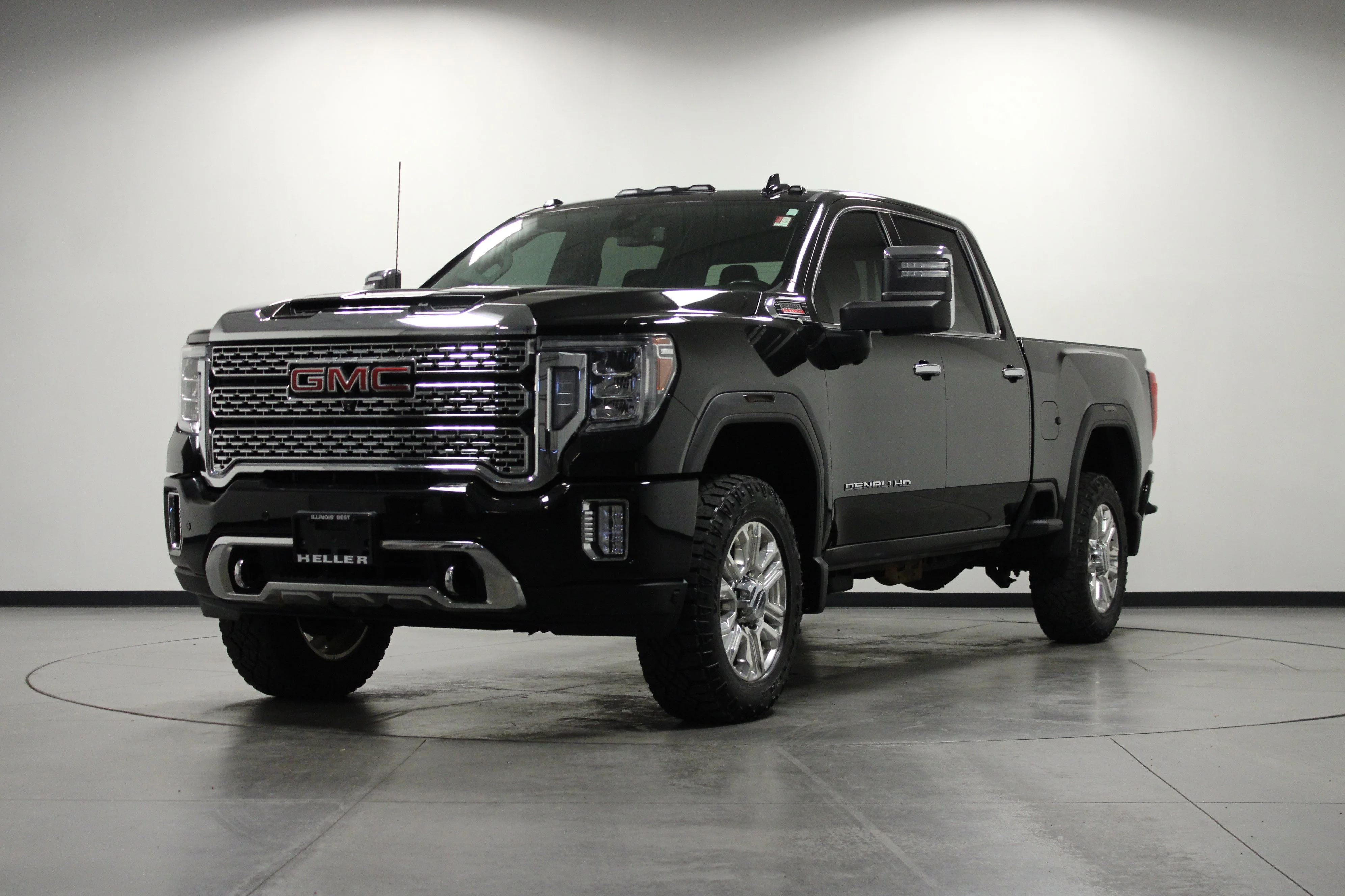 Used 2022 Ebony Twilight Metallic GMC Denali image 8