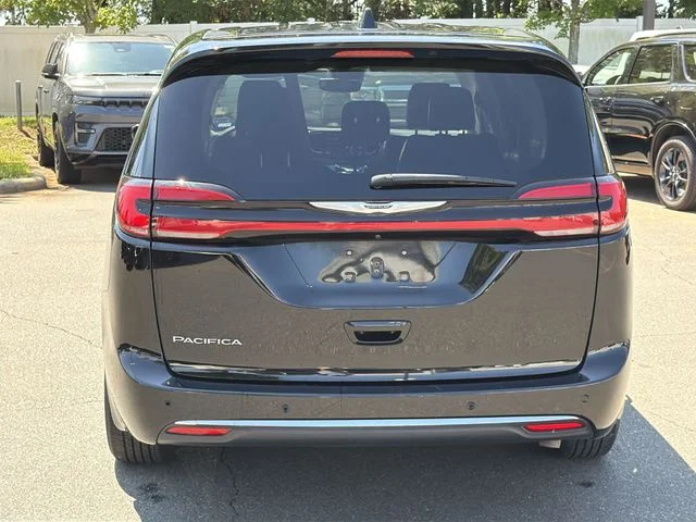 Used 2024 Black Chrysler Touring L image 12