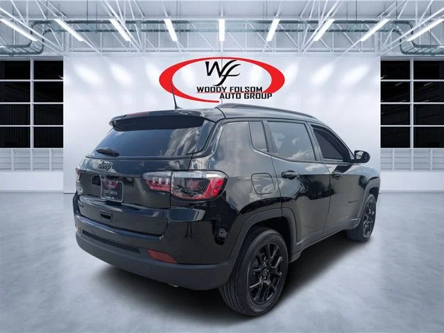 New 2026 Black Jeep Latitude image 3