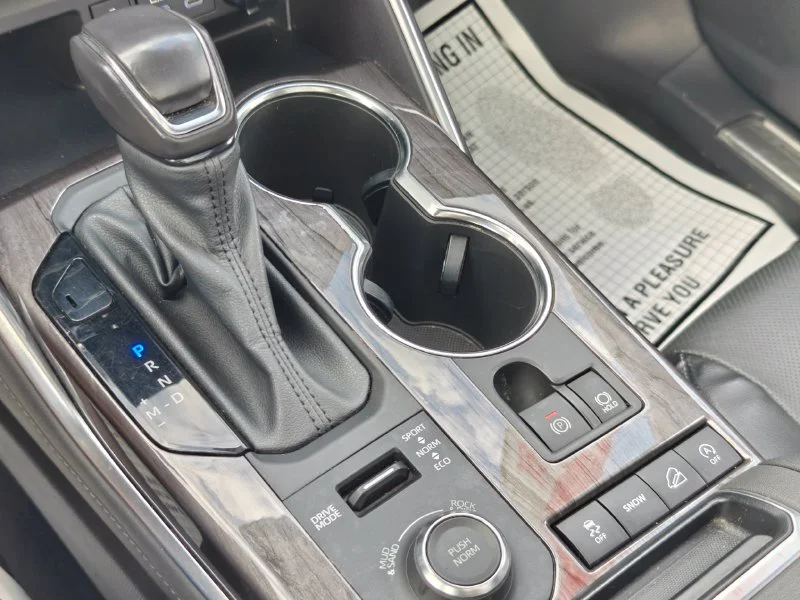 Used 2022 Black Toyota Platinum image 41