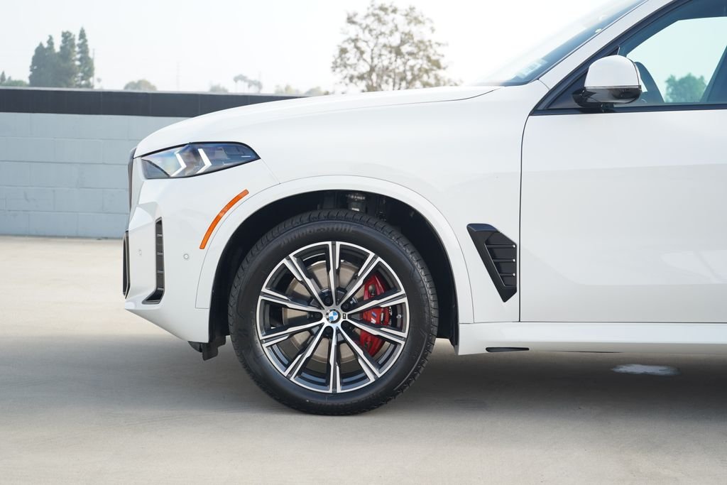 New 2026 Alpine White BMW xDrive40i image 5