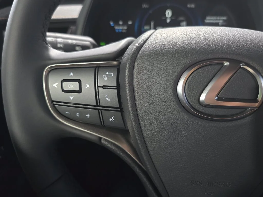 Used 2025 White Lexus 300h Premium image 16