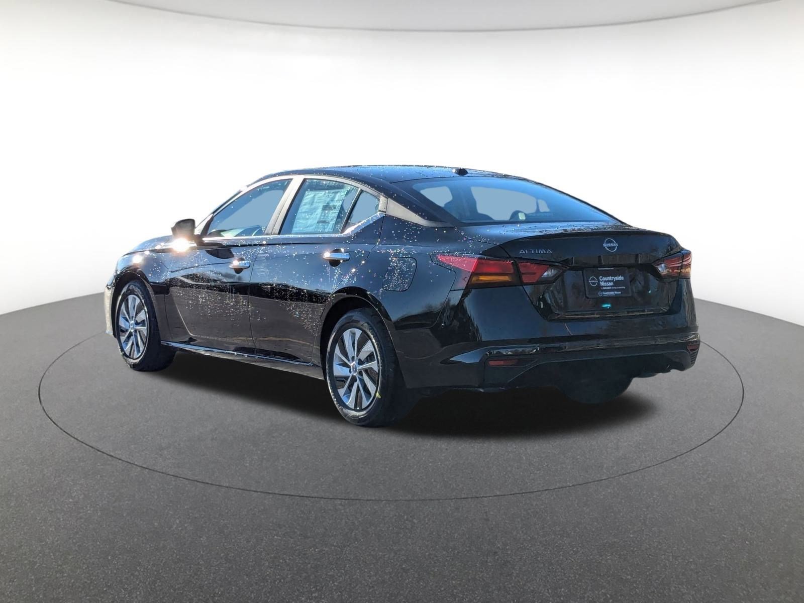 2025 Nissan Altima S - Photo 8