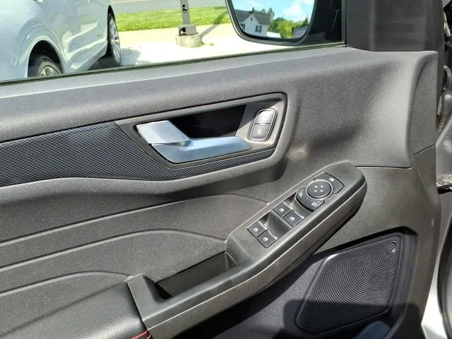 2024 Ford Escape ST-Line - Photo 12
