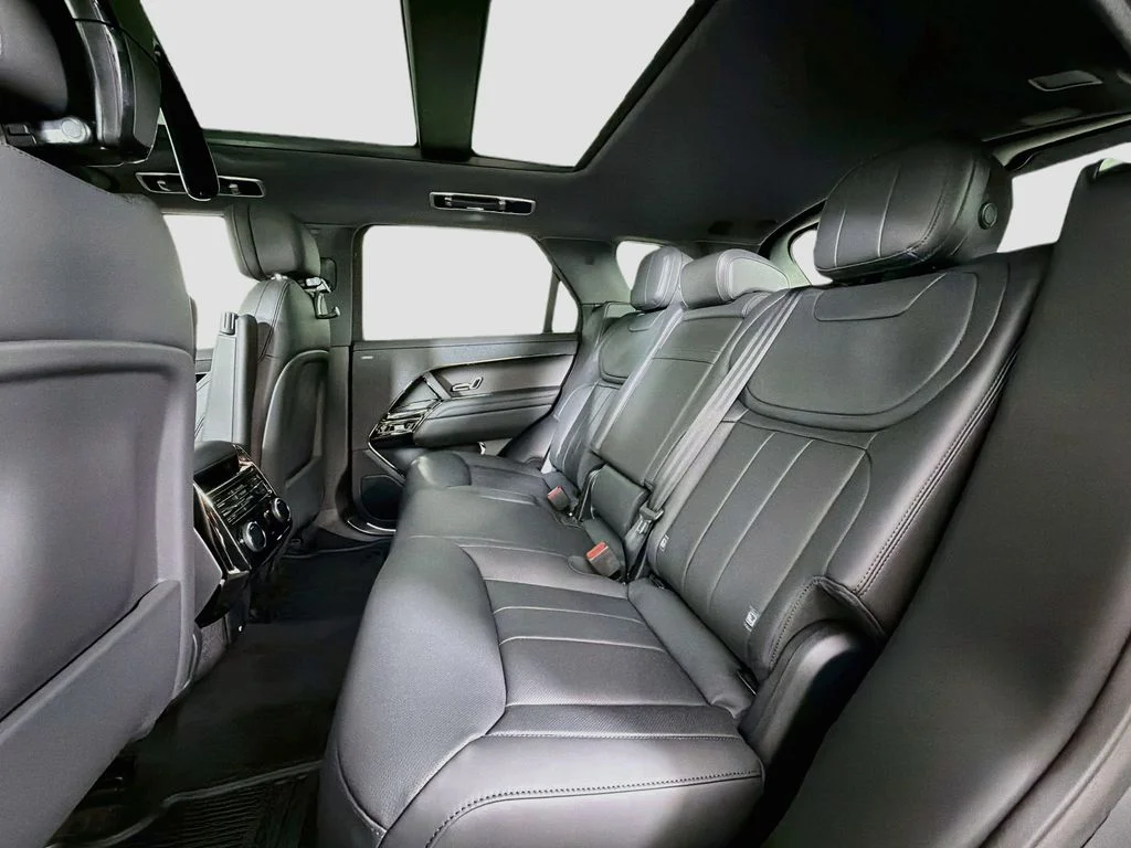 New 2027 Santorini Black Land Rover Dynamic SE image 26