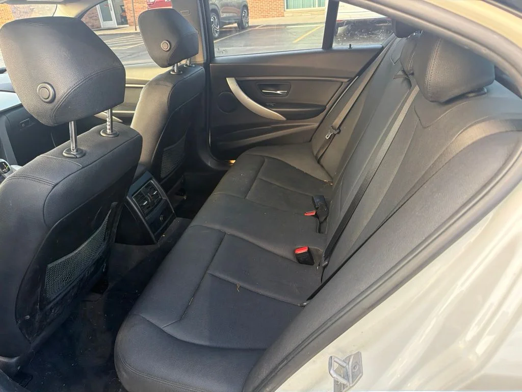 Used 2018 White BMW 320i xDrive image 8