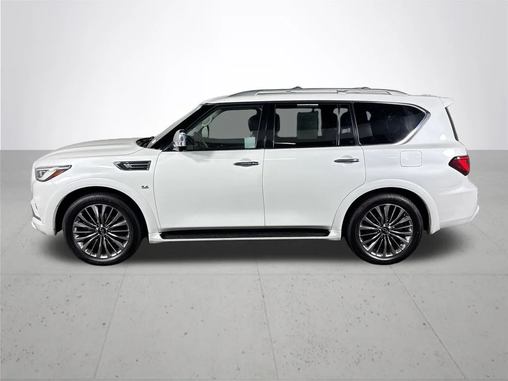Used 2019 White INFINITI LUXE image 9