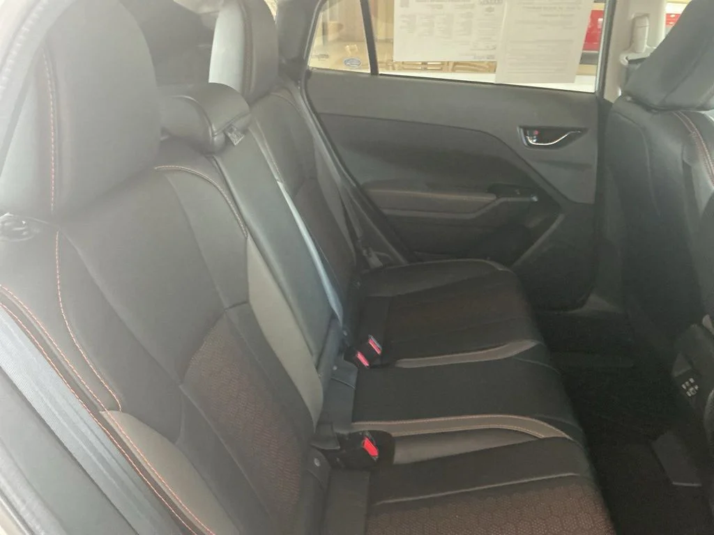 Used 2024 Ice Silver Metallic Subaru Limited image 27