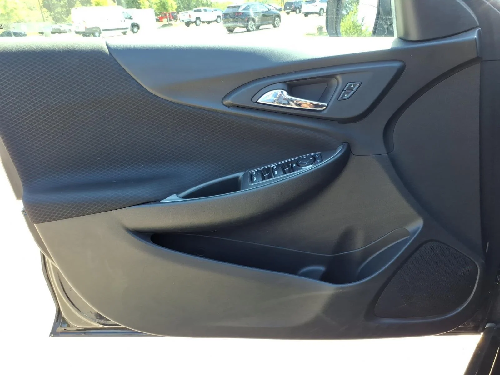 Used 2025 Mosaic Black Metallic Chevrolet LT image 28