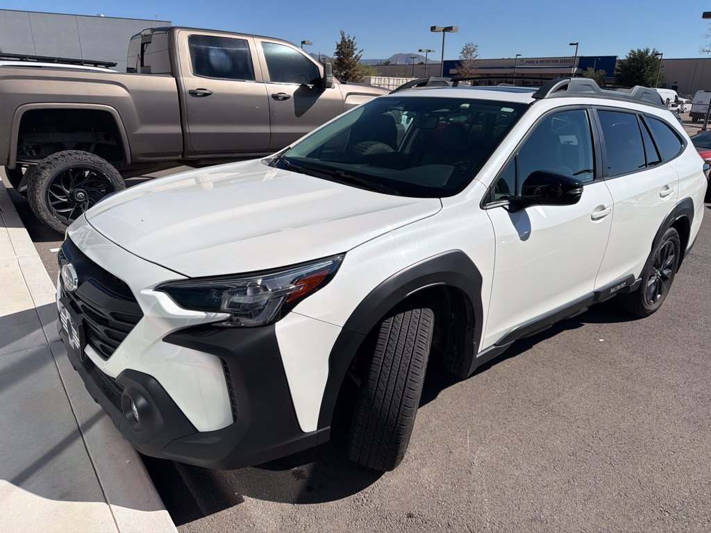Used 2025 White Subaru Onyx Edition XT image 1